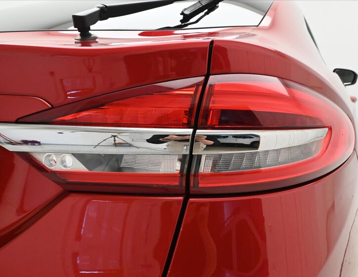 Ford Mondeo Liftback 2,0 l 110 kw