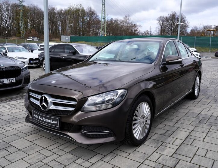 Mercedes-Benz Třídy C Sedan / Limuzína 1,6 l 115 kw