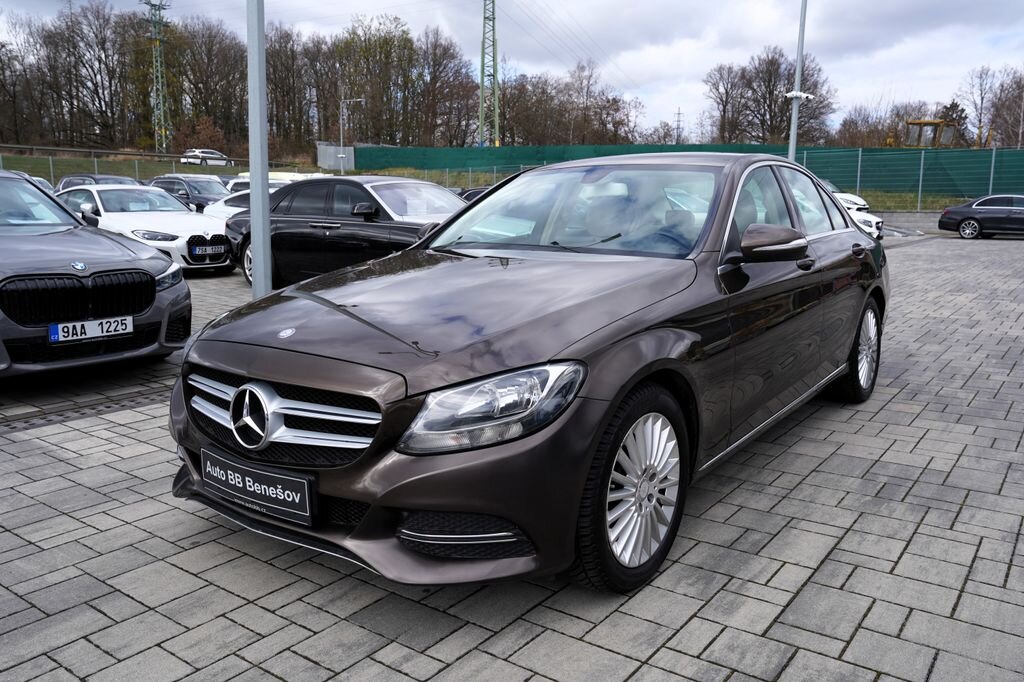 Mercedes-Benz Třídy C Sedan / Limuzína 1,6 l 115 kw