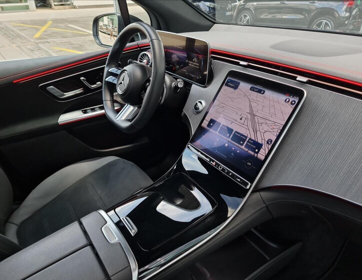 Mercedes-Benz EQE 18