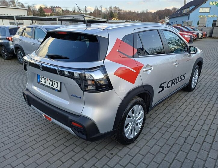 Suzuki S-Cross SUV / Terénní 1,4 l 81 kw