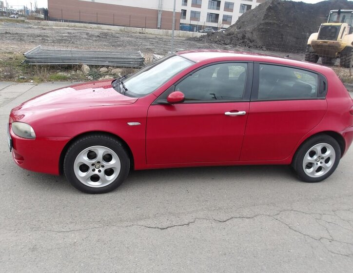 Alfa Romeo 147 Hatchback 1,6 l 77 kw