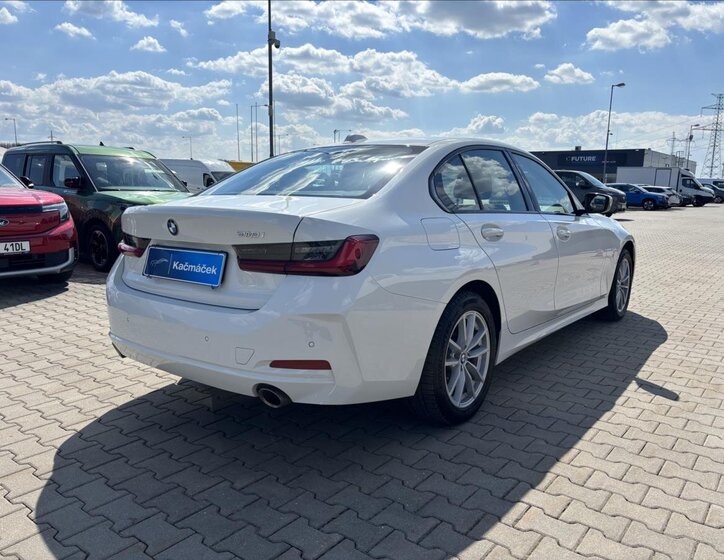 BMW Řada 3 Sedan / Limuzína 2,0 l 115 kw