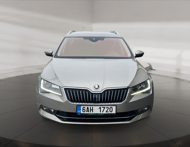 Škoda Superb Kombi 1,8 l 132 kw