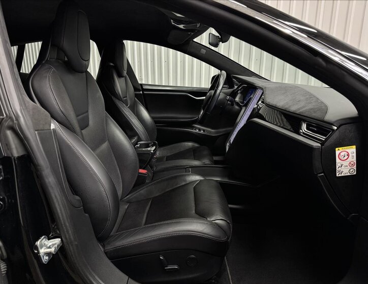 Tesla Model S Liftback 0,0 311 kw