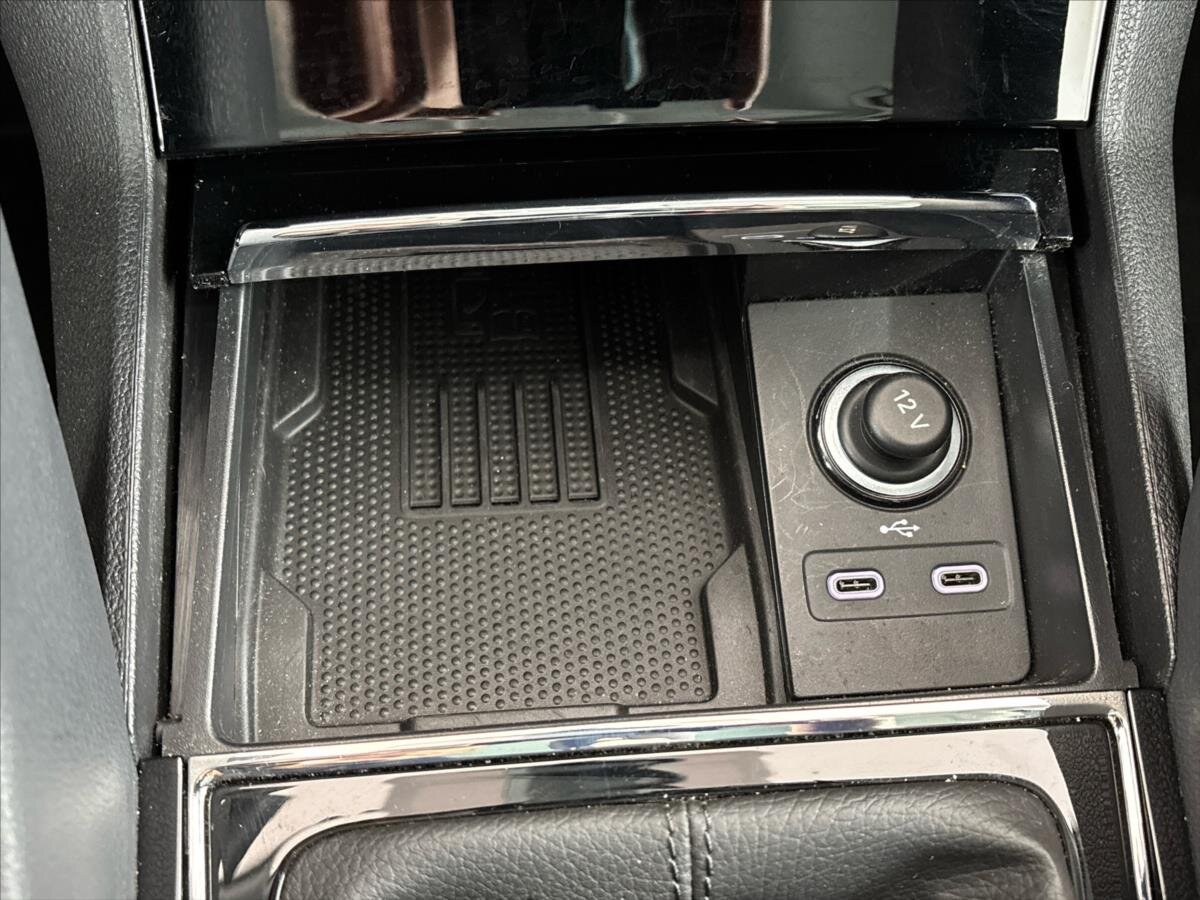 Škoda Karoq SUV / Terénní 1,5 l 110 kw