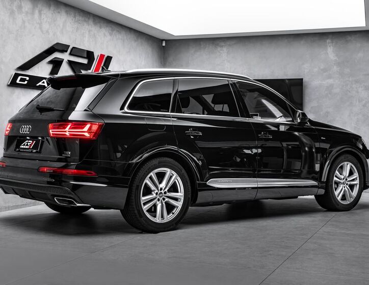 Audi Q7 5