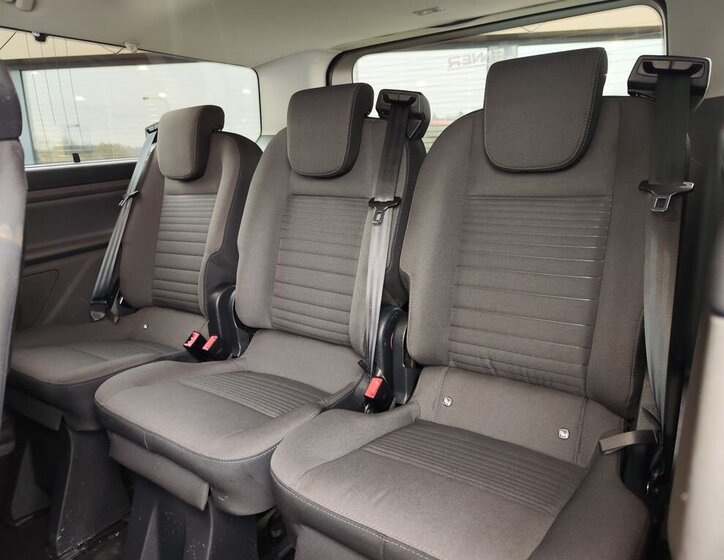 Ford Tourneo Custom 10