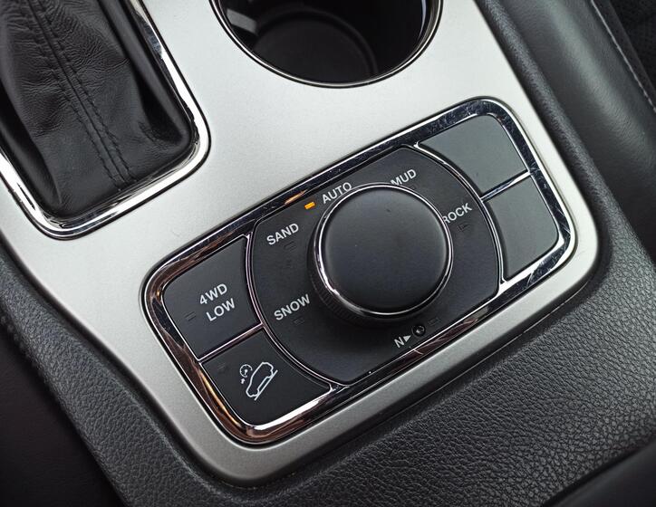 Jeep Grand Cherokee 23