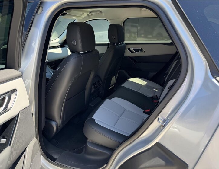 Land Rover Range Rover Velar 12