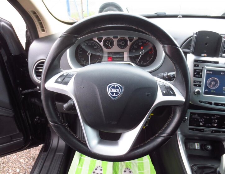 Lancia Delta Hatchback 1,4 l 88 kw