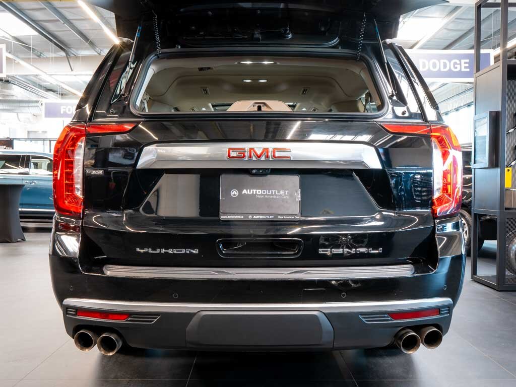 GMC Yukon SUV / Terénní 6,2 l 313 kw