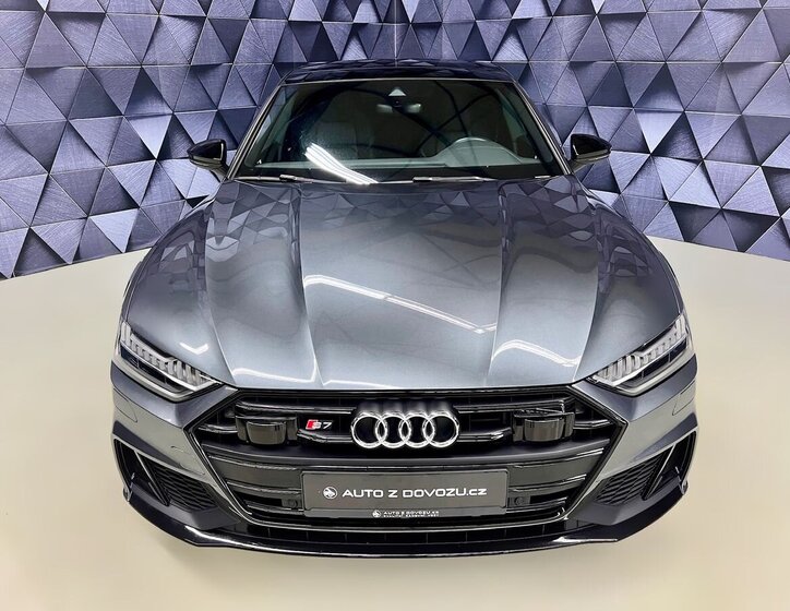 Audi S7 3