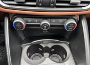 Alfa Romeo Giulia Sedan / Limuzína 2,1 l 132 kw