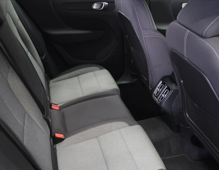 Volvo XC40 Kombi 2,0 l 145 kw