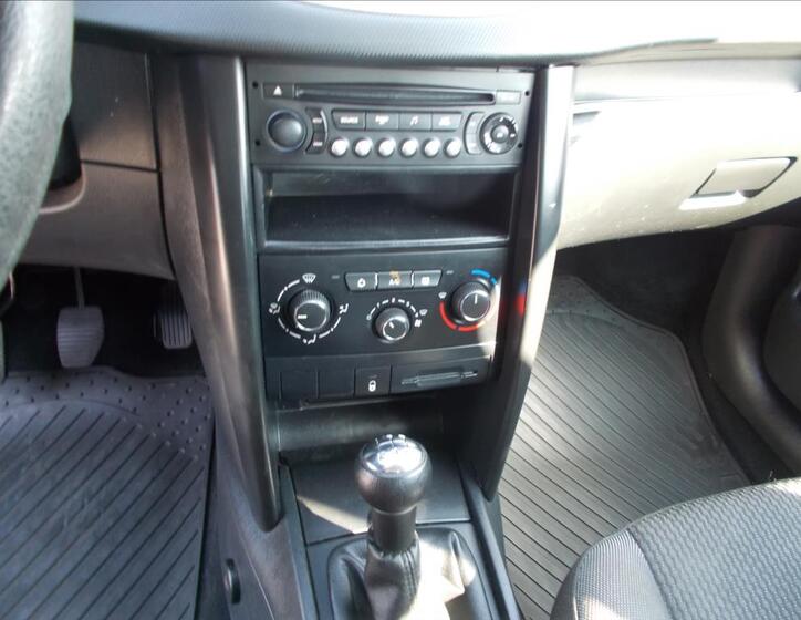 Peugeot 207 21