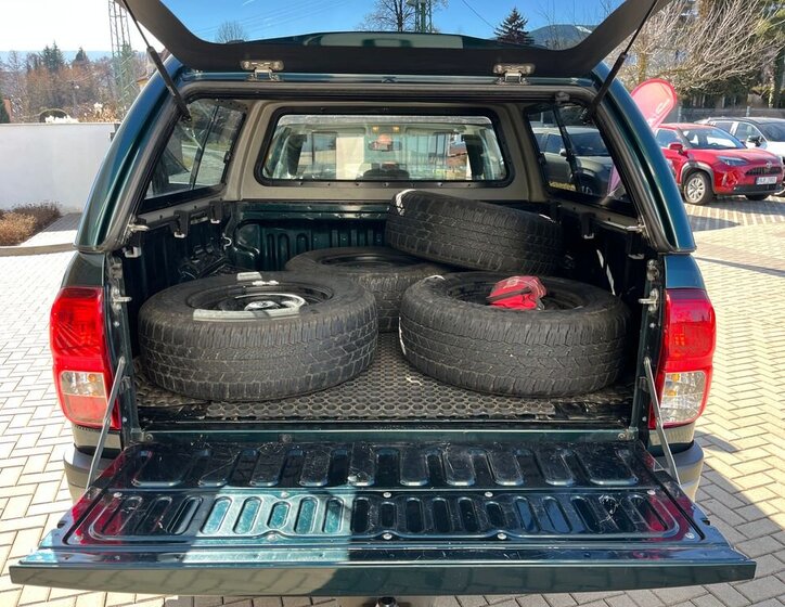 Toyota Hilux Pick-up 2,4 l 110 kw