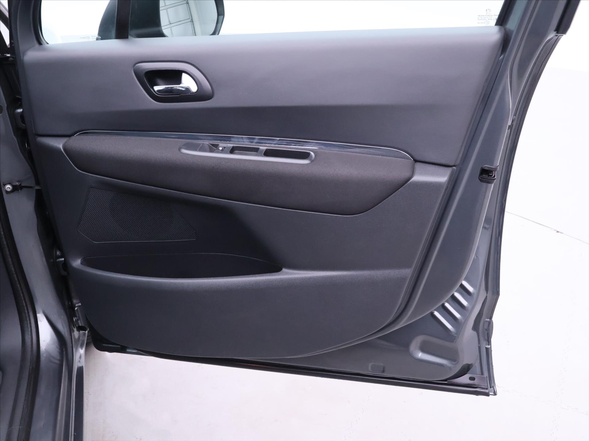 Peugeot 5008 MPV 1,6 l 88 kw