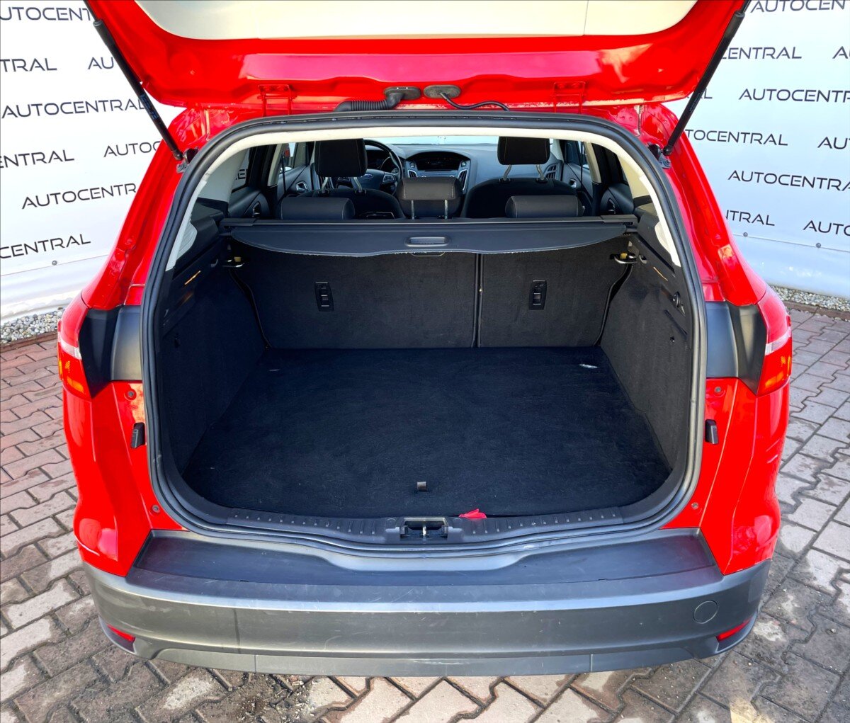 Ford Focus Kombi 999,0 92 kw