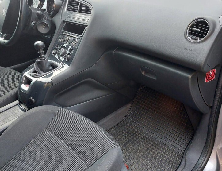 Peugeot 5008 MPV 0,0 0