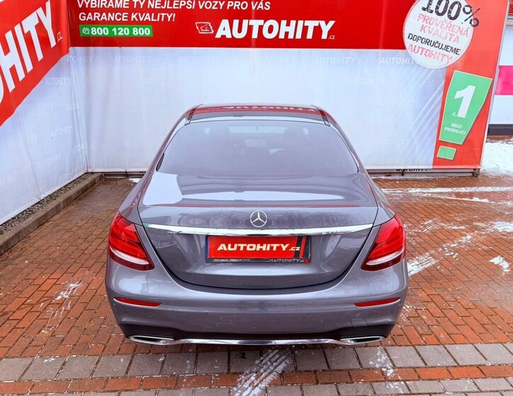 Mercedes-Benz Třídy E 8