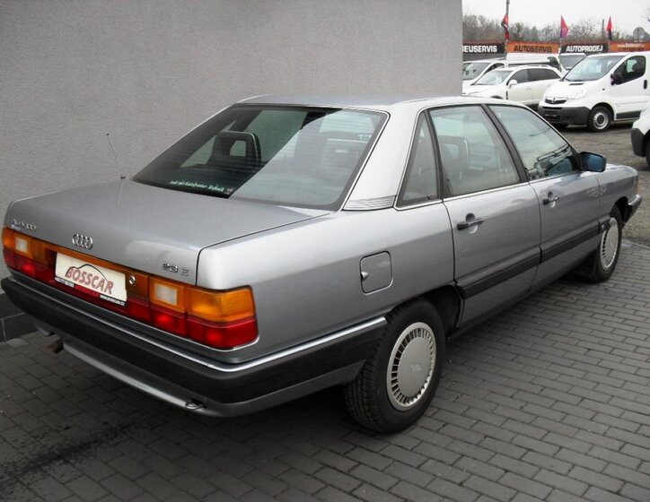 Audi 100 5