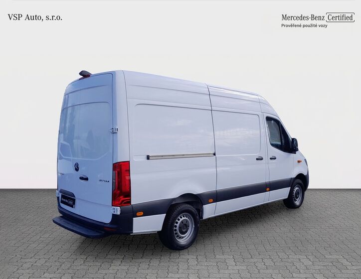 Mercedes-Benz Sprinter 4