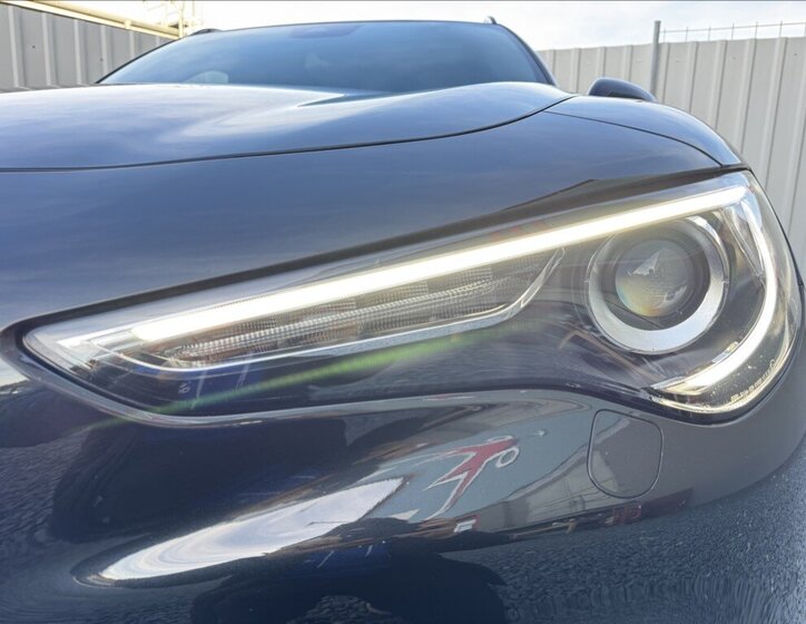 Alfa Romeo Stelvio SUV 2,0 l 206 kw