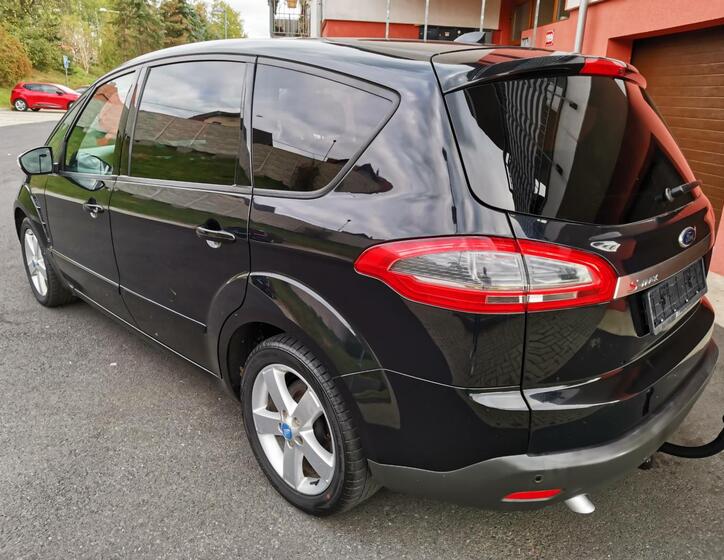 Ford S-MAX 14