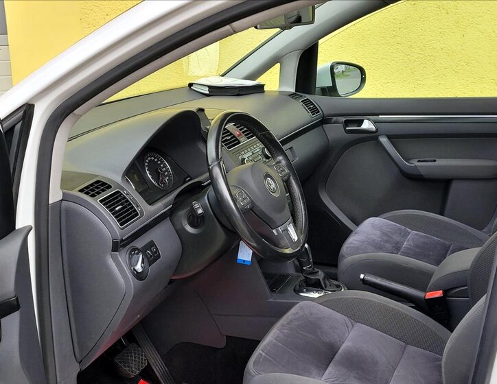 Volkswagen Touran 29
