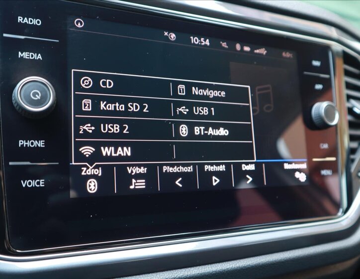 Volkswagen T-Roc CUV / Crossover 1,5 l 110 kw