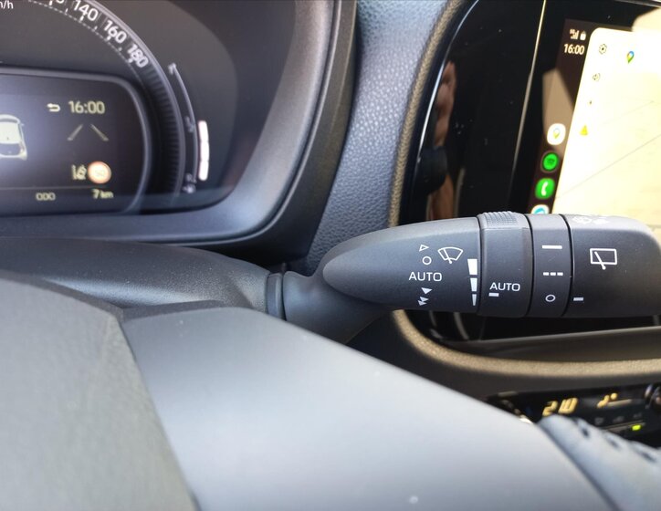 Toyota Aygo Hatchback 998,0 53 kw