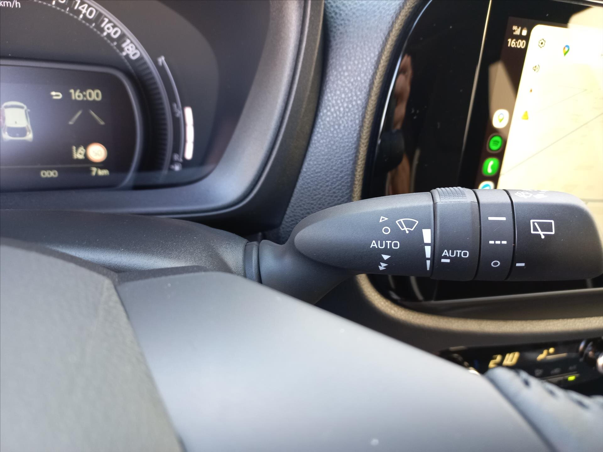 Toyota Aygo Hatchback 998,0 53 kw