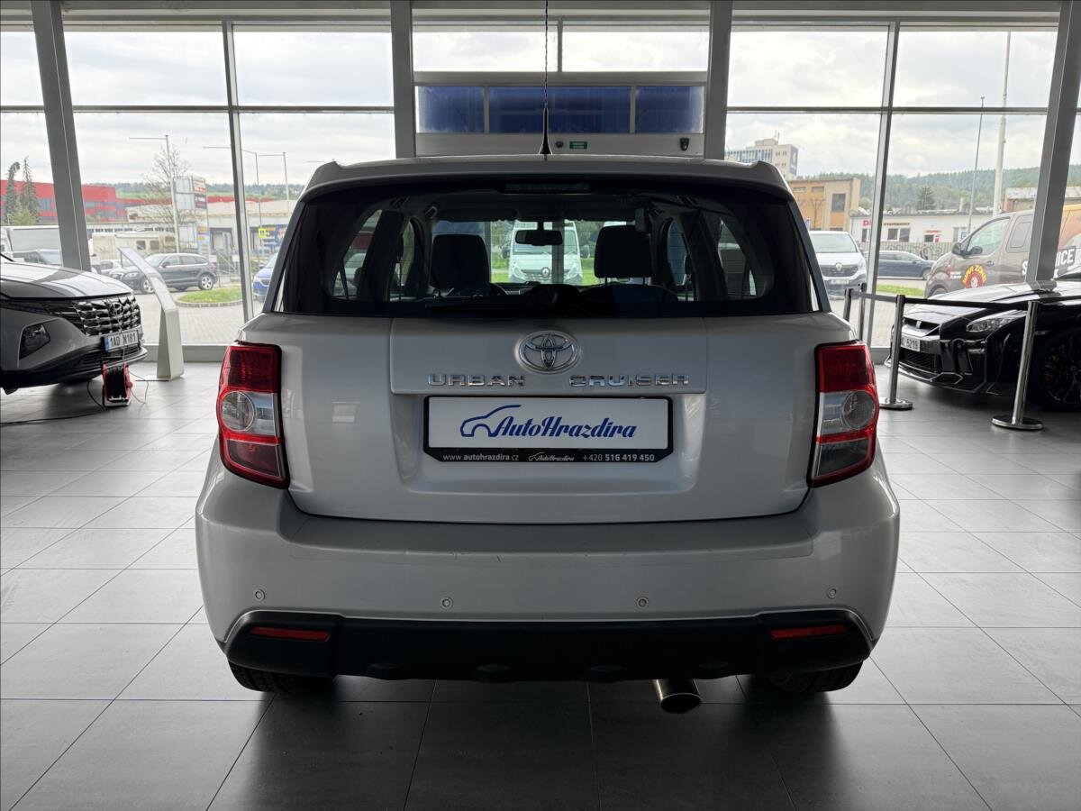 Toyota Urban Cruiser Hatchback 1,3 l 74 kw