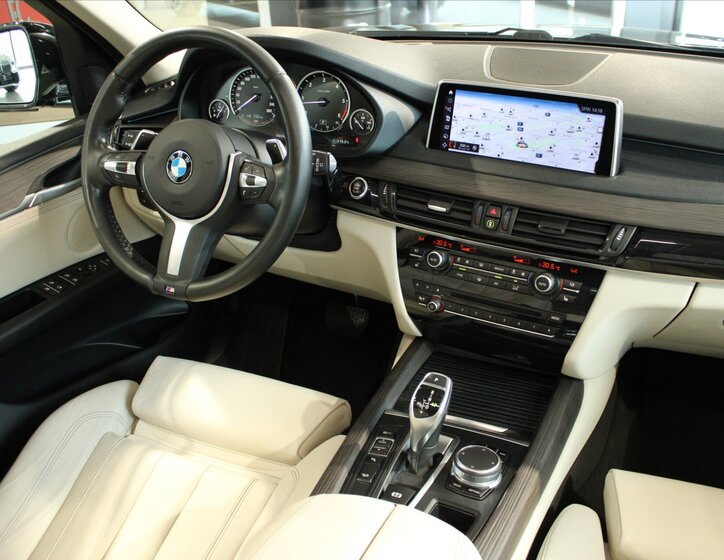 BMW X5 SUV / Terénní 3,0 l 230 kw