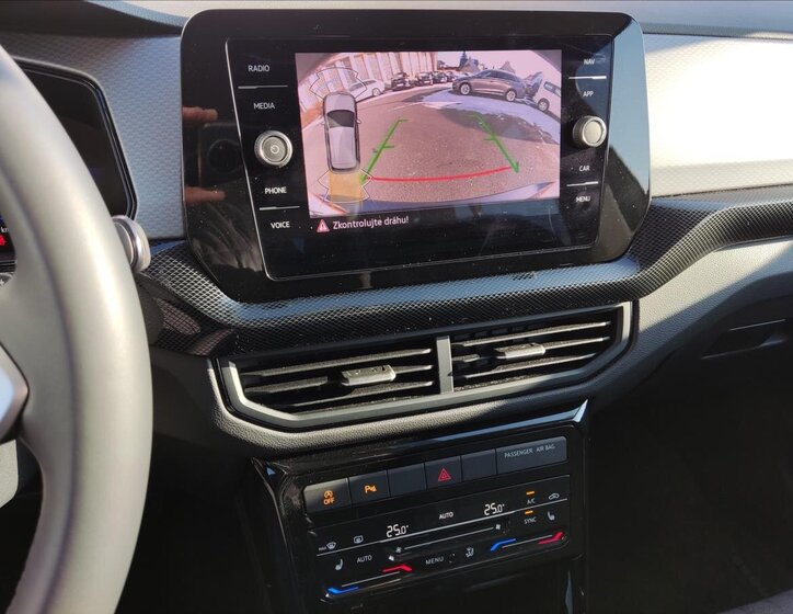 Volkswagen T-Cross 12