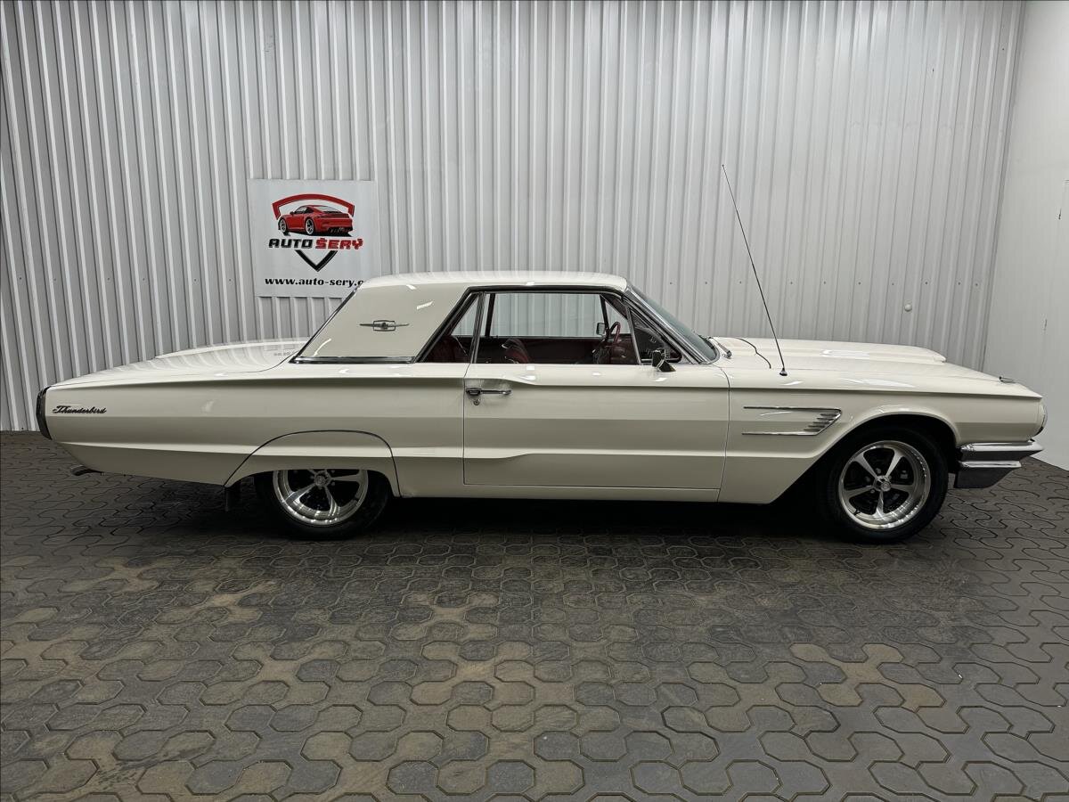 Ford Thunderbird Kupé 6,4 l 224 kw