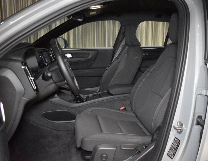 Volvo EX40 SUV 0,0 185 kw