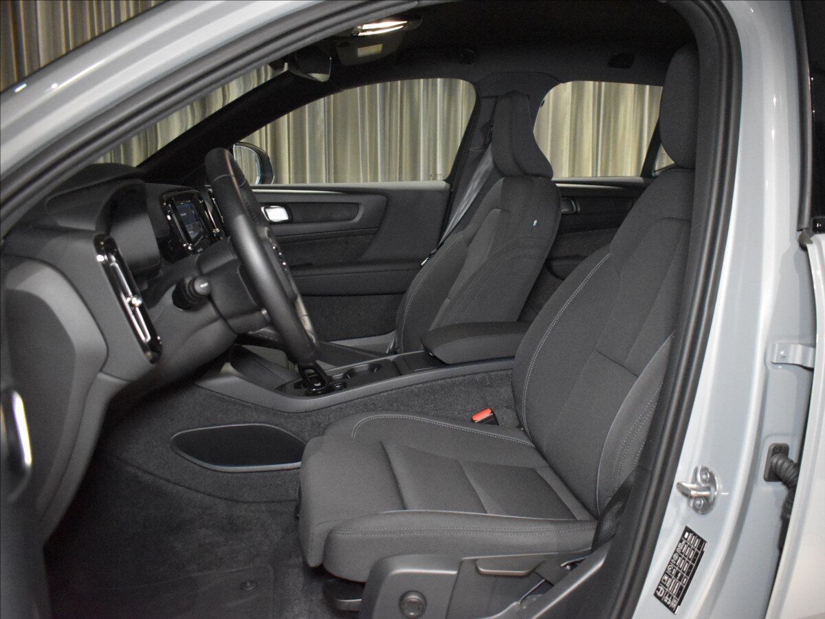 Volvo EX40 SUV 0,0 185 kw