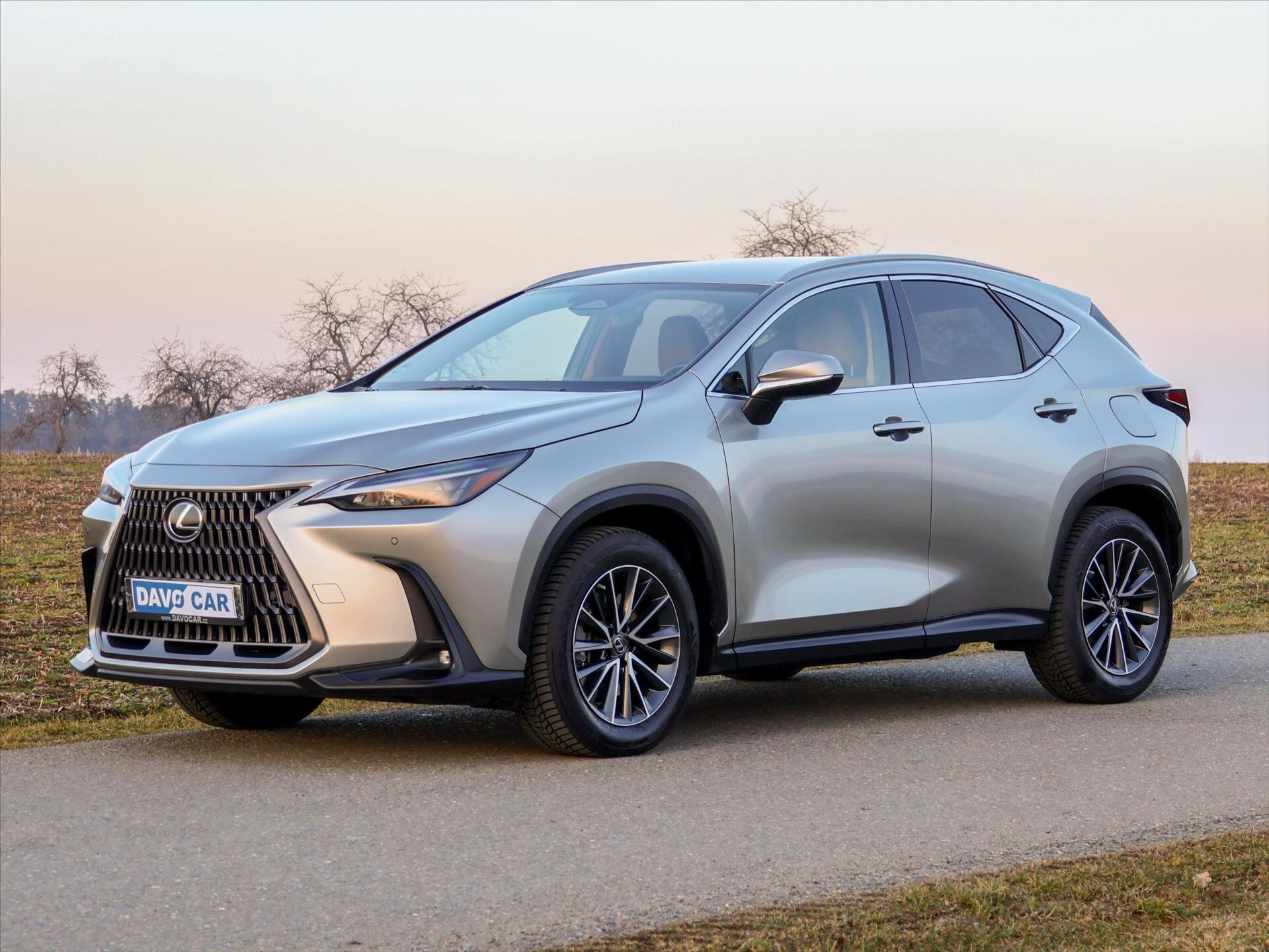 Lexus NX 450h plus SUV / Terénní 2,5 l 136 kw