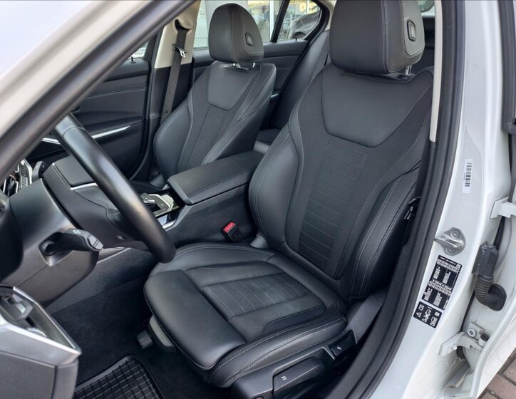 BMW Řada 3 Sedan / Limuzína 2,0 l 140 kw