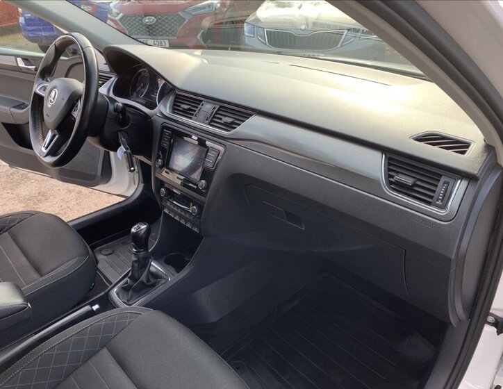 Škoda Rapid Hatchback 999,0 81 kw