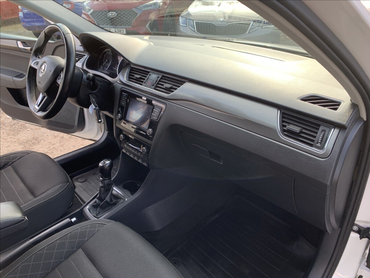 Škoda Rapid Hatchback 999,0 81 kw