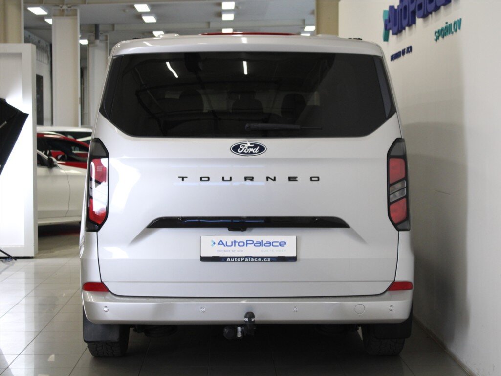Ford Tourneo Custom MPV 2,0 l 125 kw