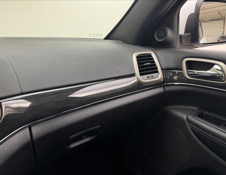 Jeep Grand Cherokee 31