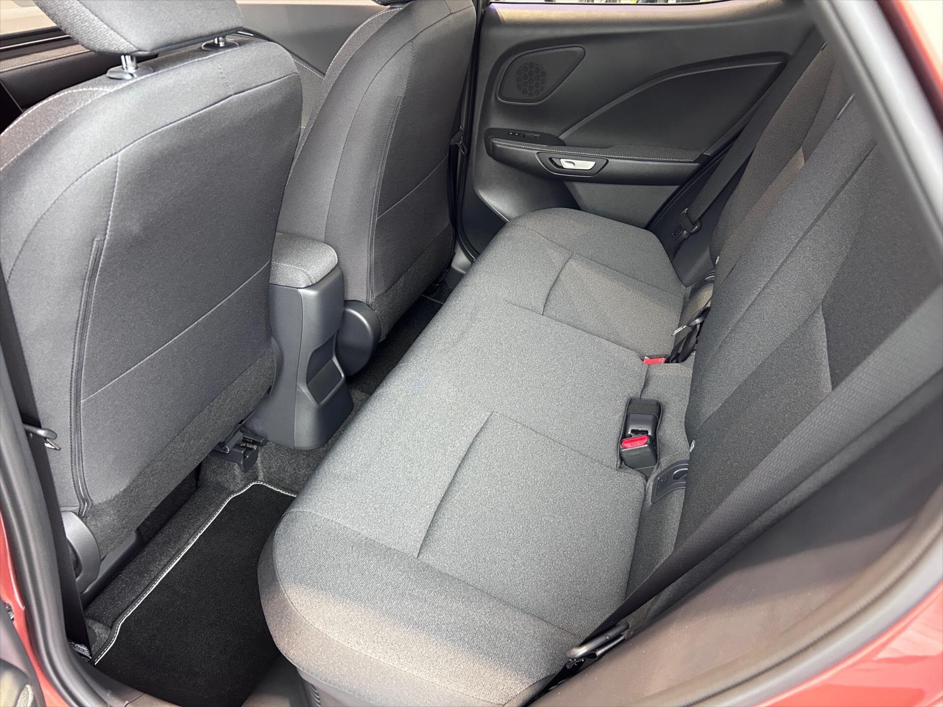 Lexus LBX SUV / Terénní 1,5 l 100 kw