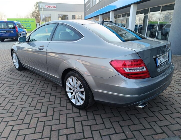 Mercedes-Benz Třídy C Kupé 2,1 l 150 kw