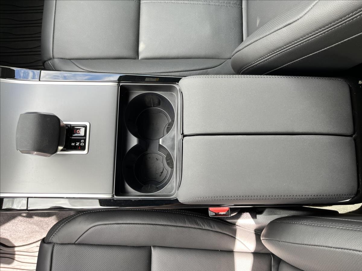 Land Rover Range Rover Velar SUV / Terénní 2,0 l 297 kw