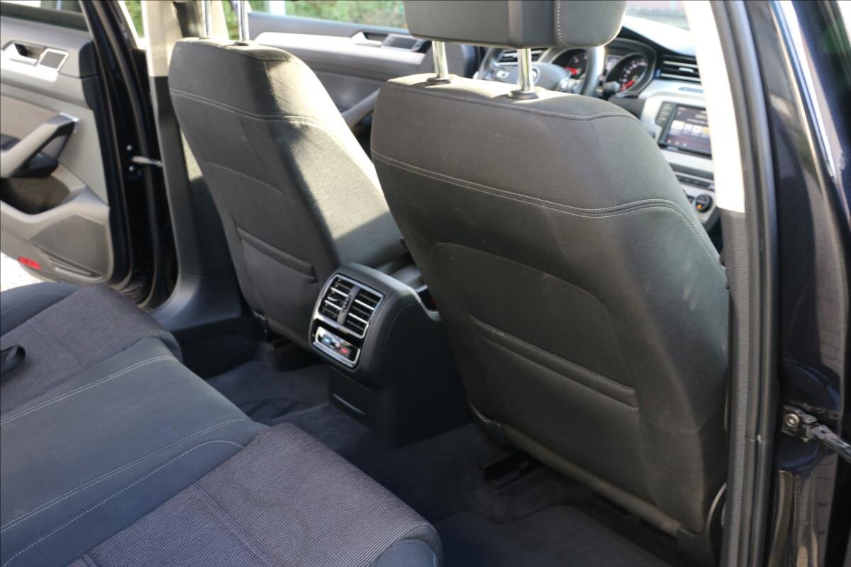 Volkswagen Passat Sedan / Limuzína 2,0 l 110 kw
