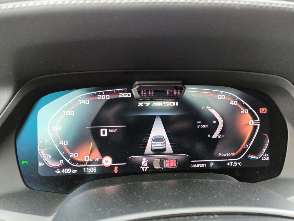 BMW X7 SUV / Terénní 4,4 l 390 kw